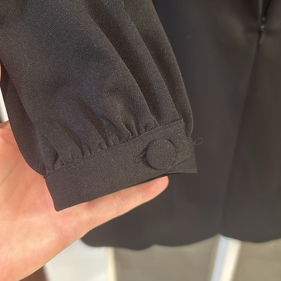 Adorable Alice Moon mini dress with scalloped edges and cutout back - Picture 6 of 9